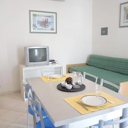 アパート Splendid Two-bedroom Situated In ビビオーネ