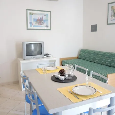 Splendid Two-bedroom Situated In * ビビオーネ